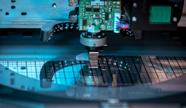 从传统到智能：印刷机技术迭代，如何破解电子元件微型化贴装难题？